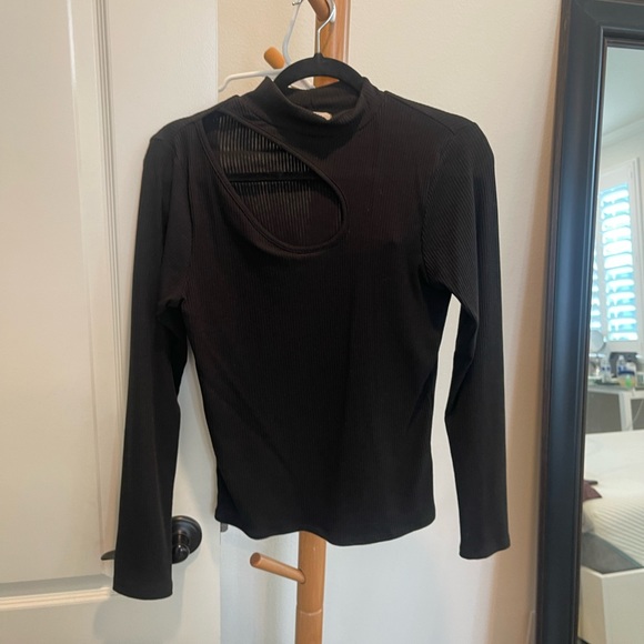 Black long sleeve - Picture 1 of 1